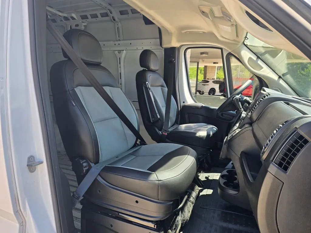 Ram ProMaster 2500 photo 18