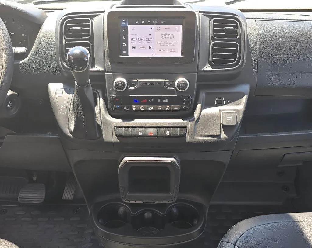 Ram ProMaster 2500 photo 32