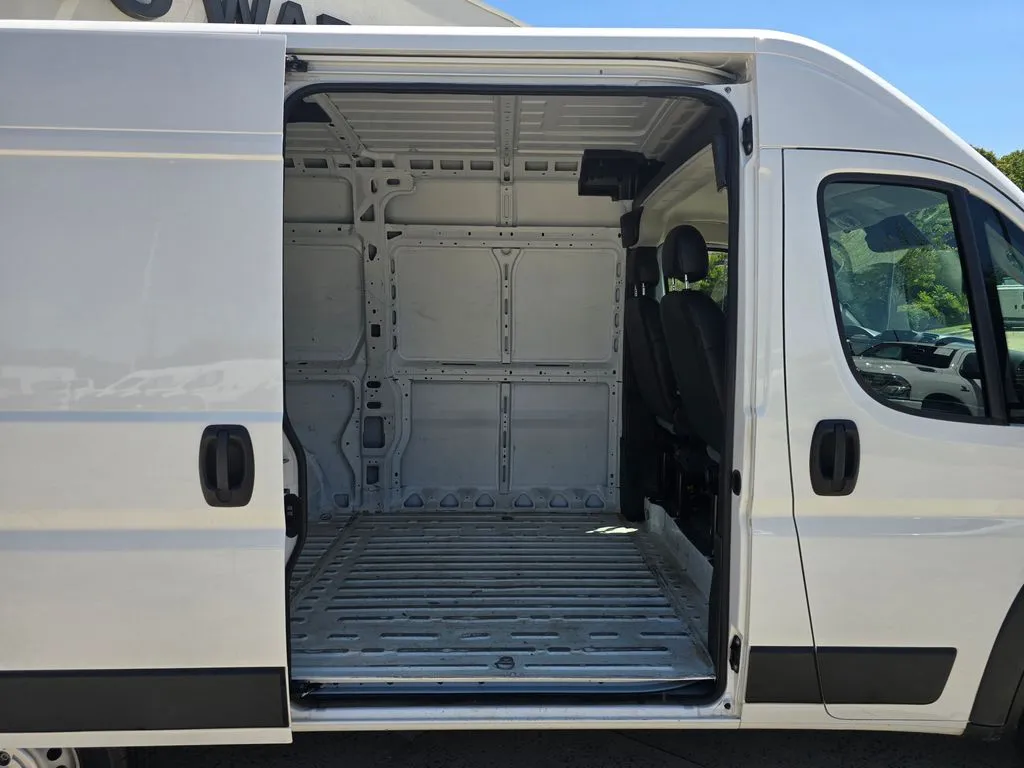 Ram ProMaster 2500 photo 14