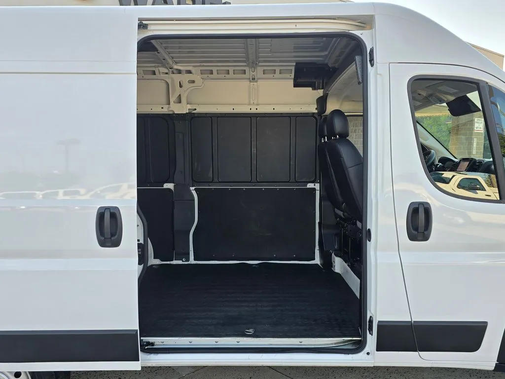 Ram ProMaster 2500 photo 16