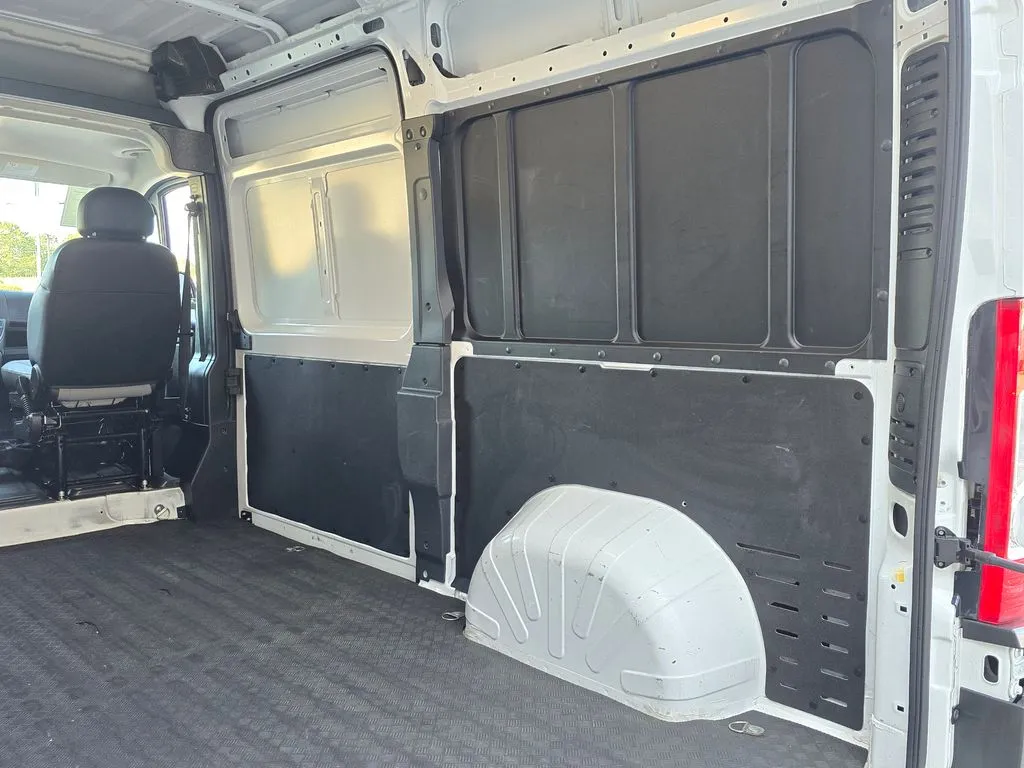 Ram ProMaster 2500 photo 15