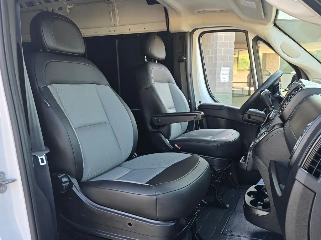 Ram ProMaster 2500 photo 36