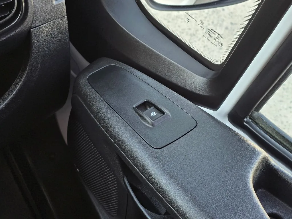 Ram ProMaster 2500 photo 38