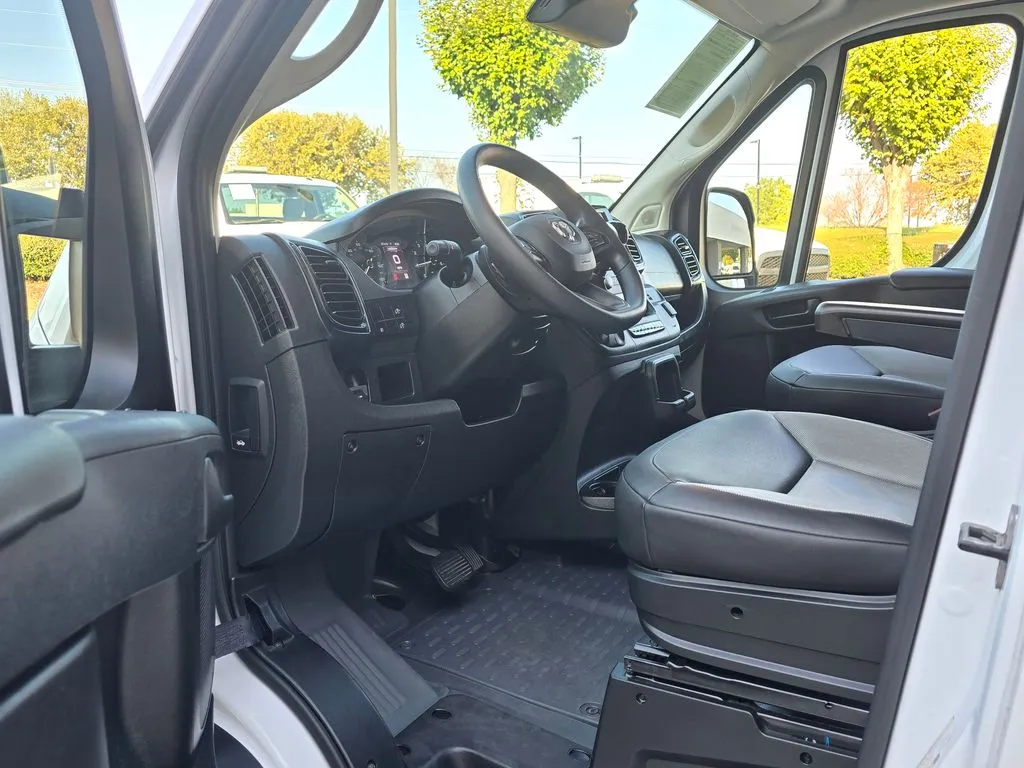 Ram ProMaster 2500 photo 31