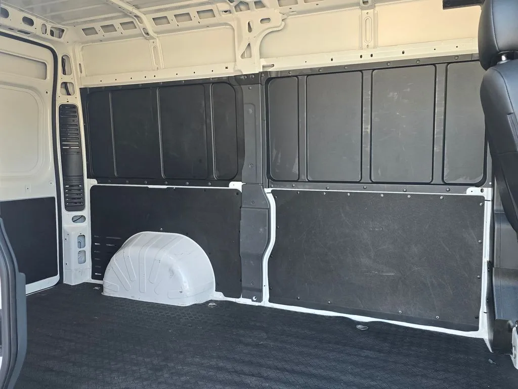 Ram ProMaster 2500 photo 17