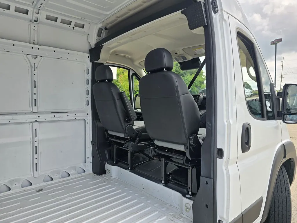 Ram ProMaster 2500 photo 18