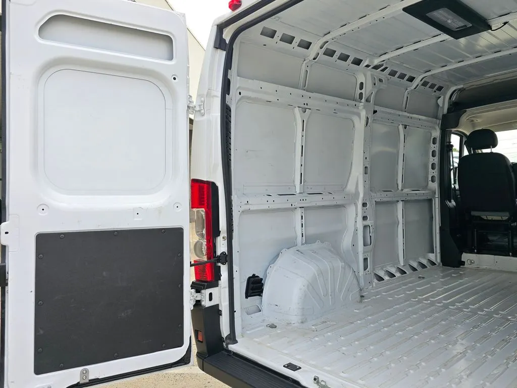 Ram ProMaster 2500 photo 12
