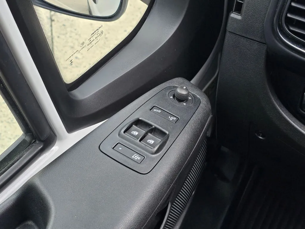 Ram ProMaster 2500 photo 34