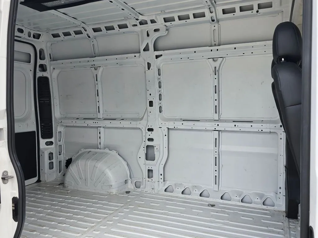 Ram ProMaster 2500 photo 17