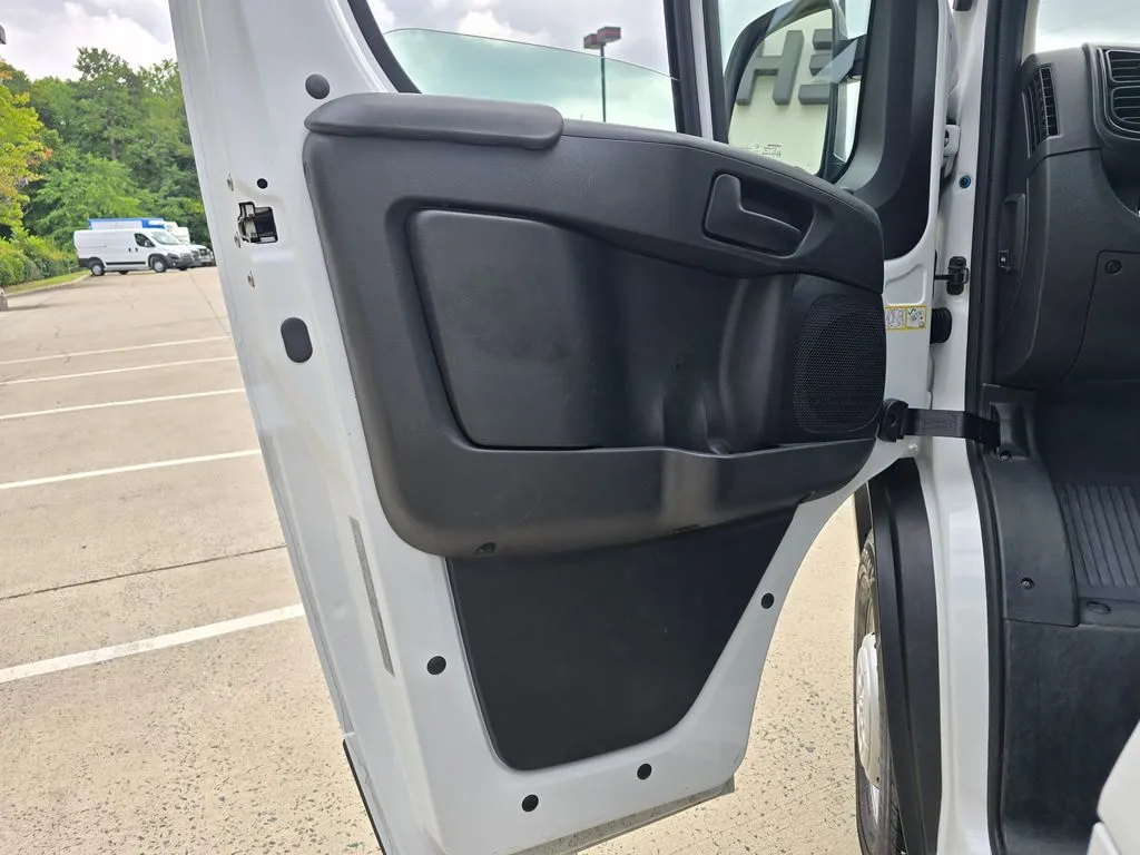 Ram ProMaster 2500 photo 33
