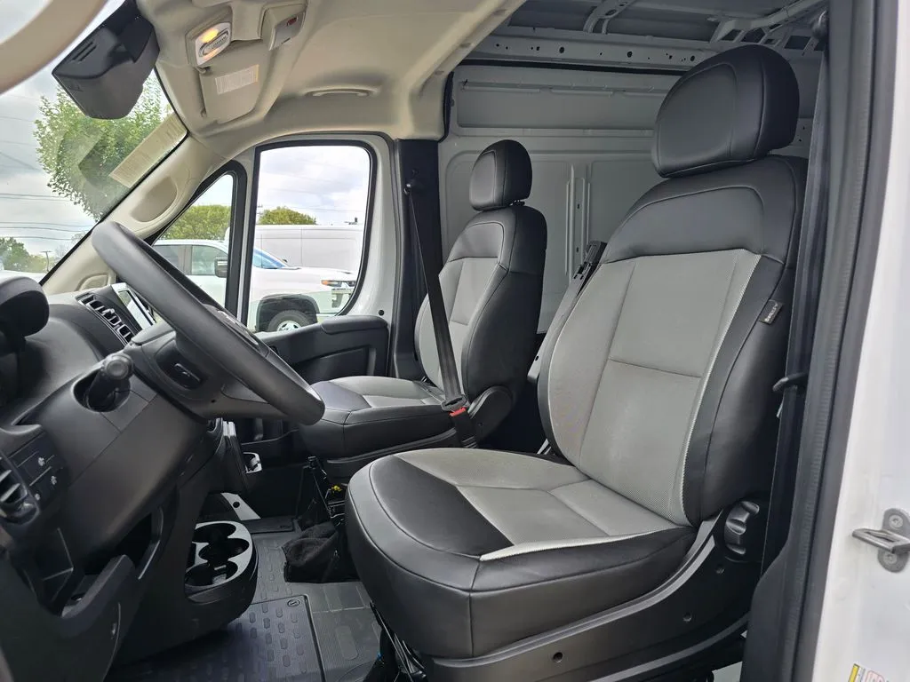 Ram ProMaster 2500 photo 32