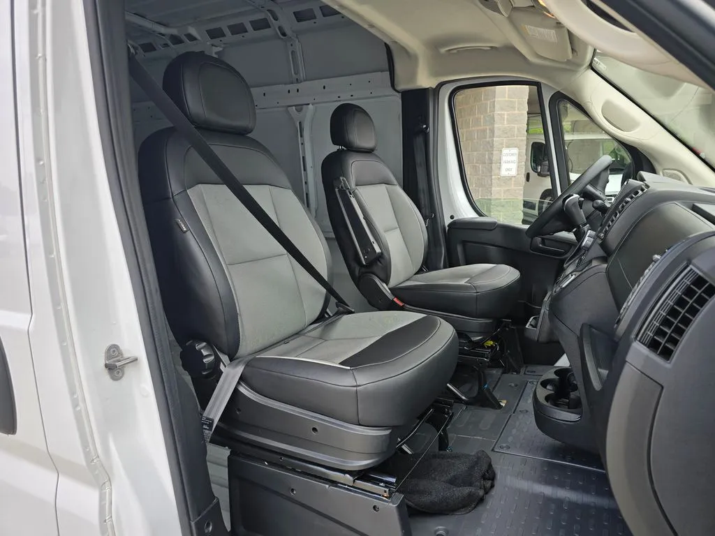 Ram ProMaster 2500 photo 36