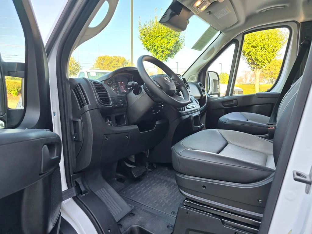 Ram ProMaster 2500 photo 32