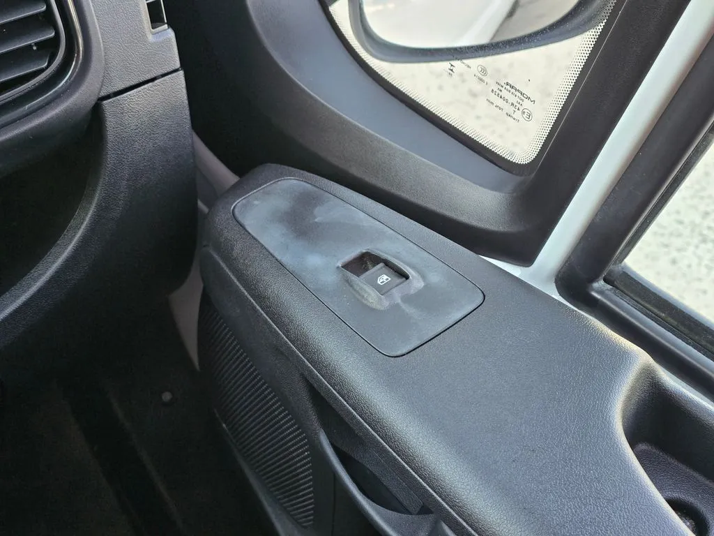 Ram ProMaster 2500 photo 39