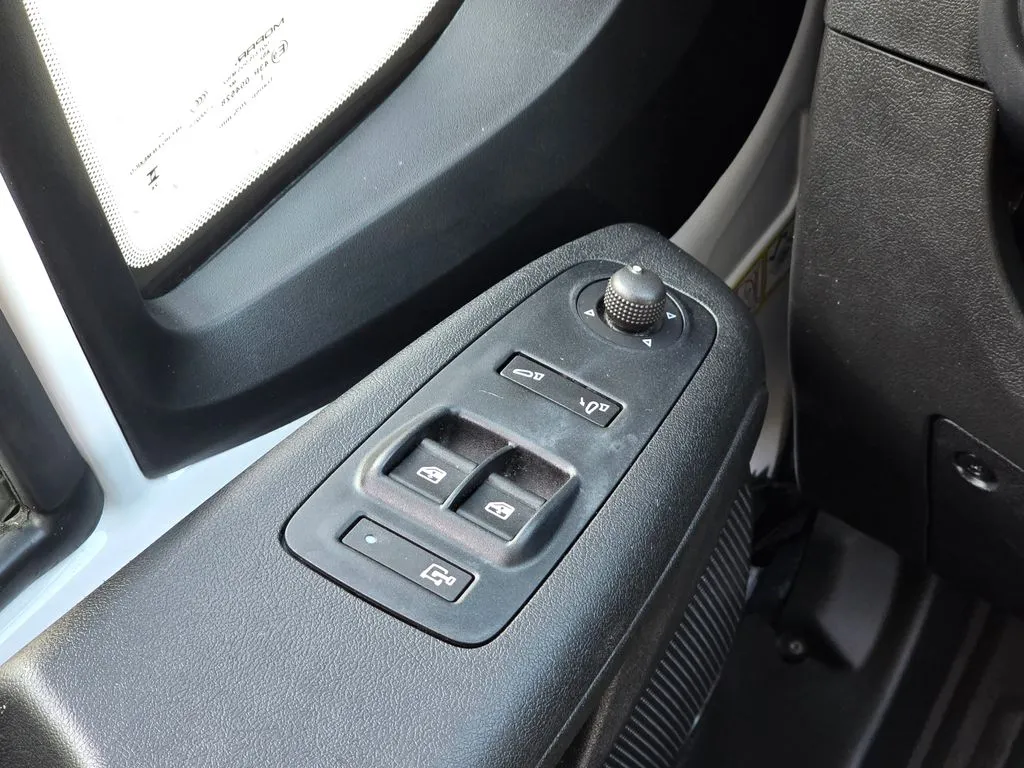 Ram ProMaster 2500 photo 35