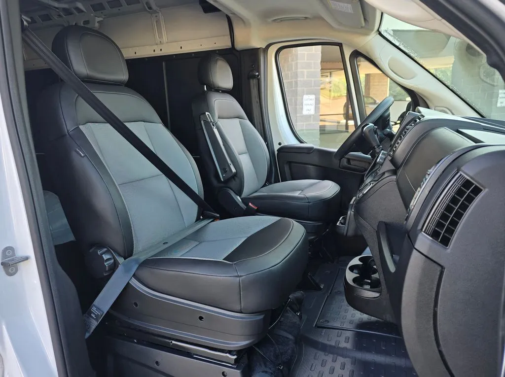 Ram ProMaster 2500 photo 37