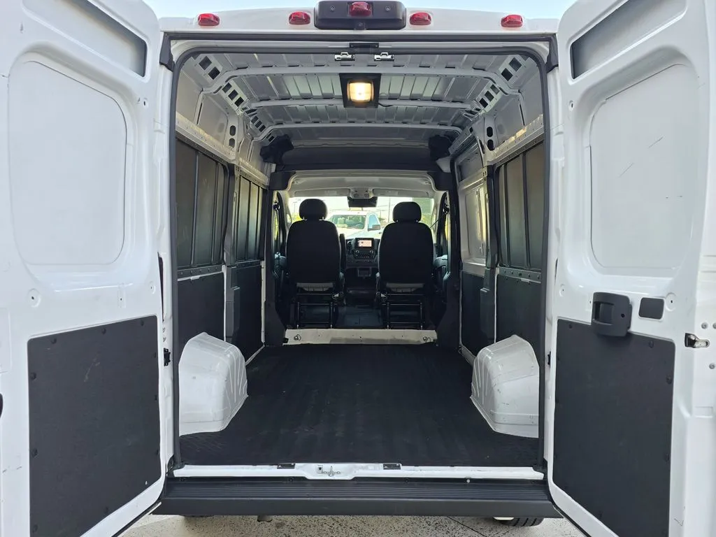 Ram ProMaster 2500 photo 11