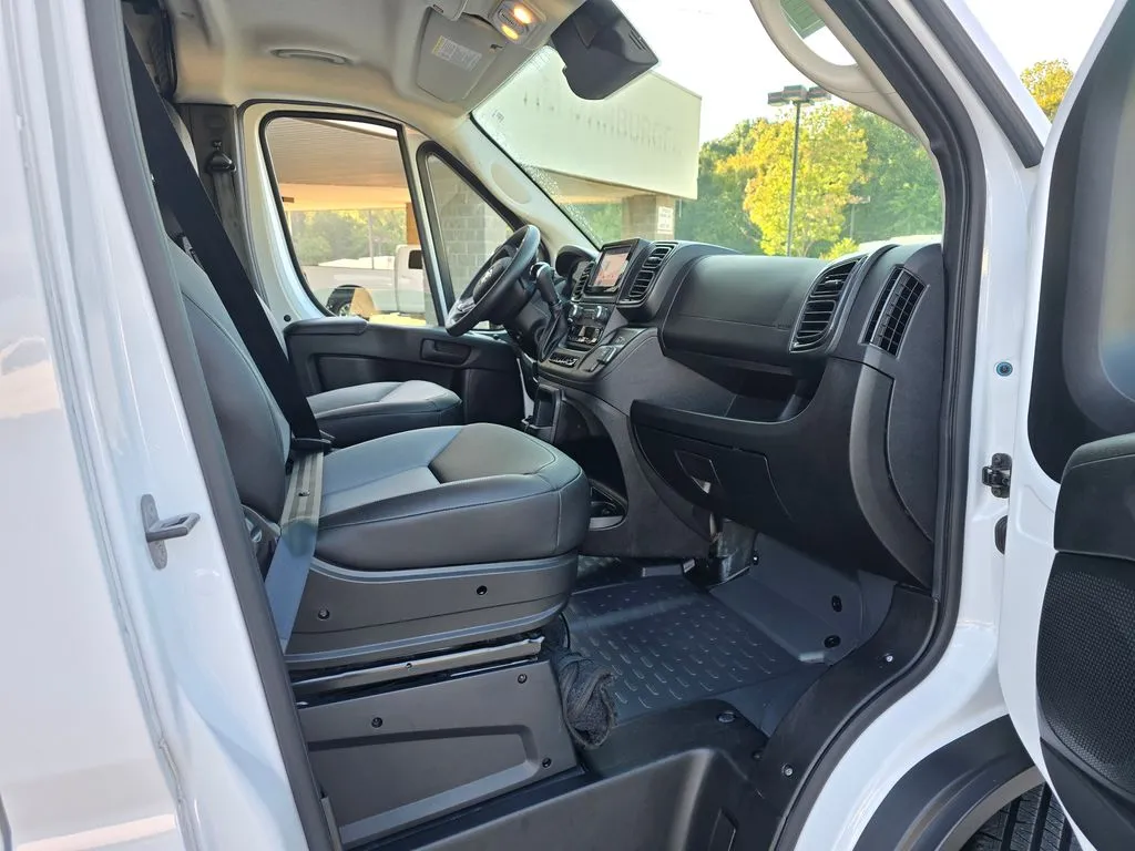 Ram ProMaster 2500 photo 36