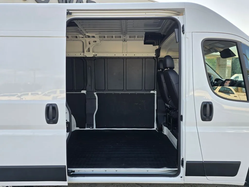 Ram ProMaster 2500 photo 16