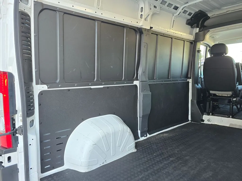 Ram ProMaster 2500 photo 13