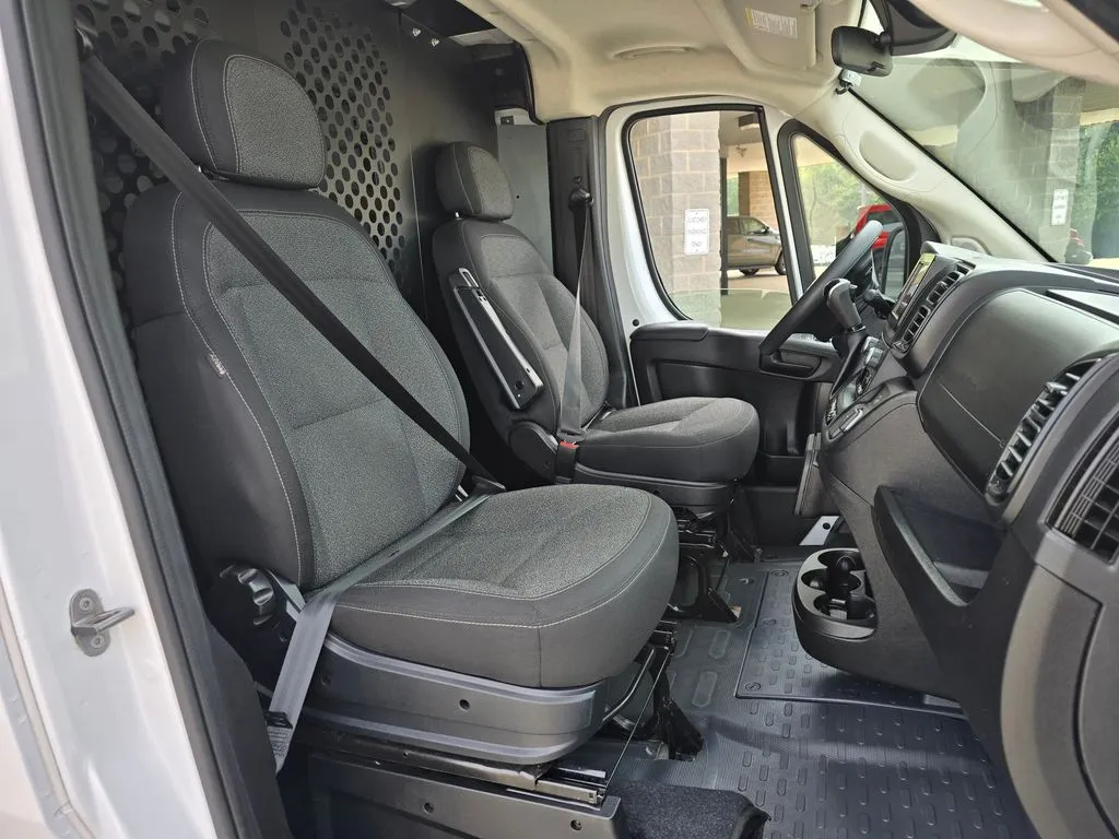 Ram ProMaster 2500 photo 34