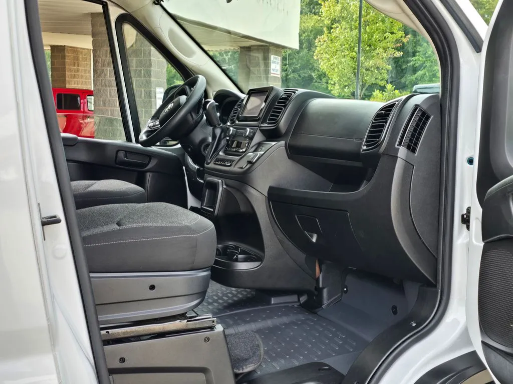 Ram ProMaster 2500 photo 33