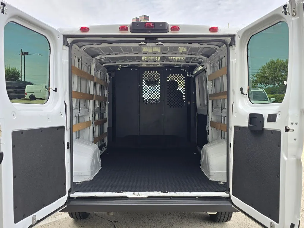 Ram ProMaster 2500 photo 11