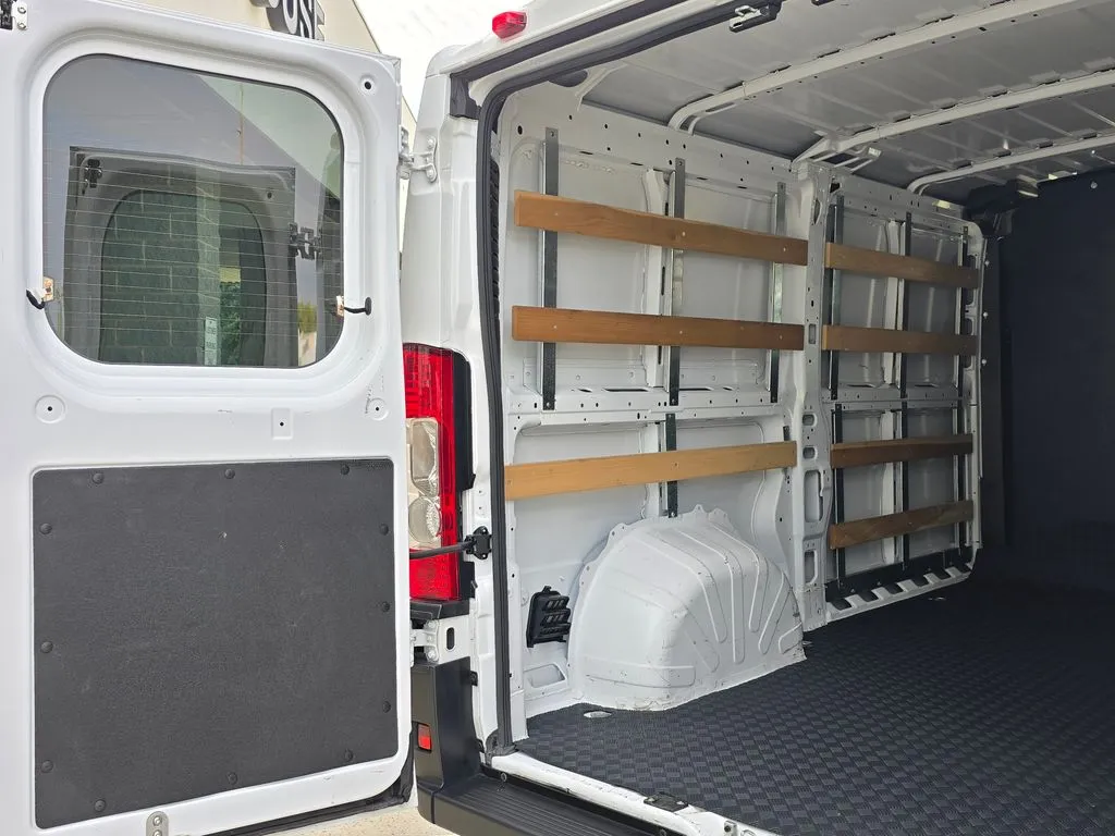 Ram ProMaster 2500 photo 12