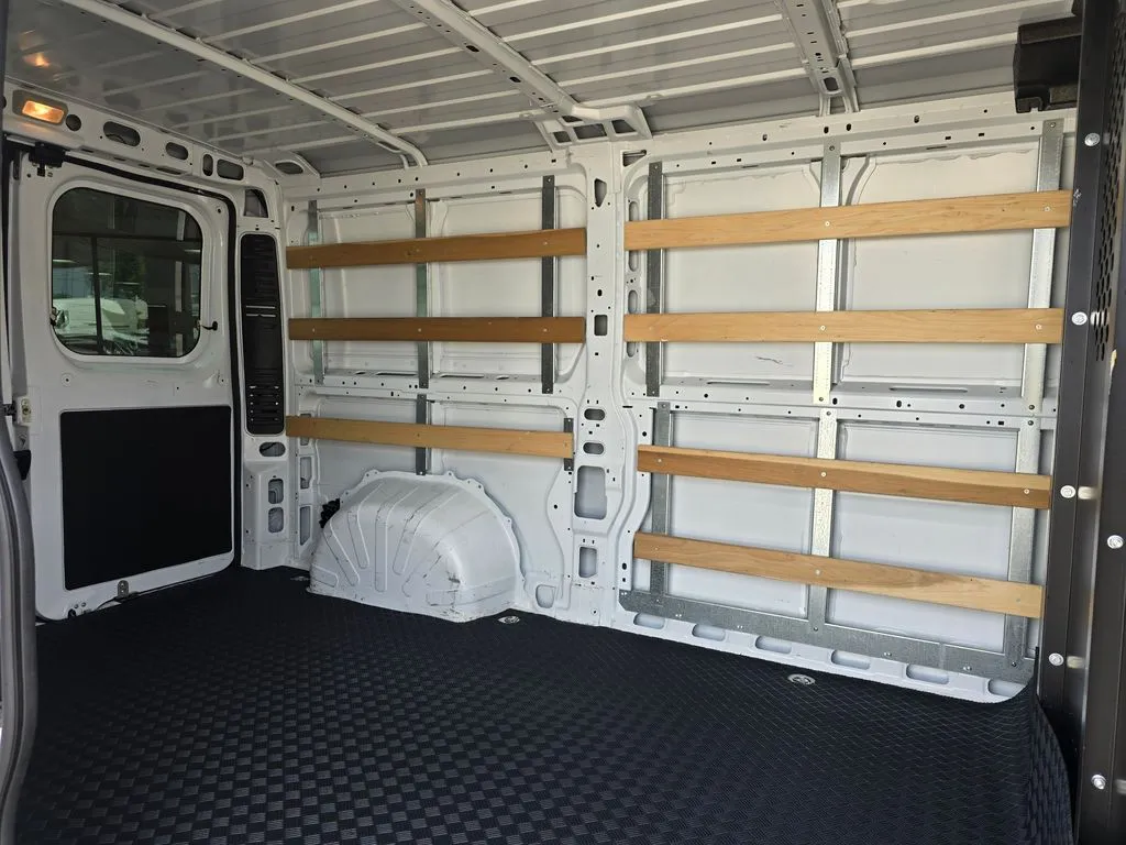 Ram ProMaster 2500 photo 17