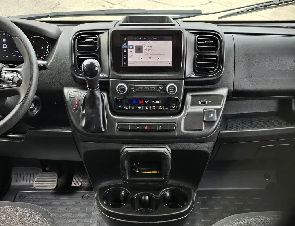 Ram ProMaster 2500 photo 24
