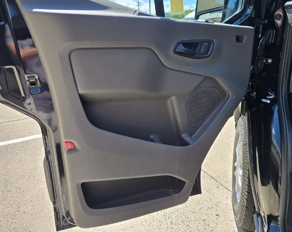 Ford Transit-350 photo 31