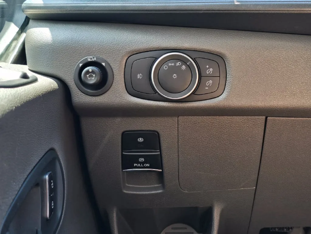 Ford Transit-350 photo 39