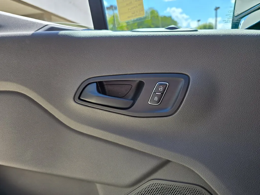Ford Transit-350 photo 33