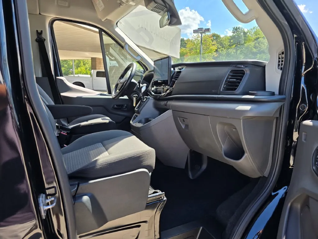 Ford Transit-350 photo 34