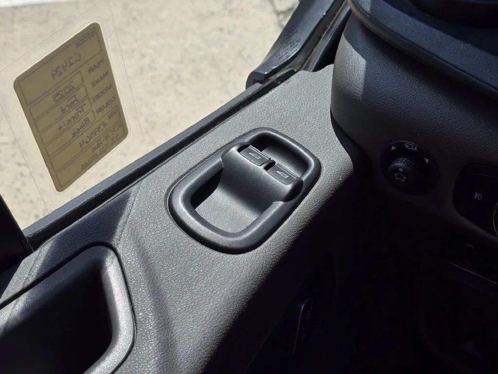Ford Transit-350 photo 32