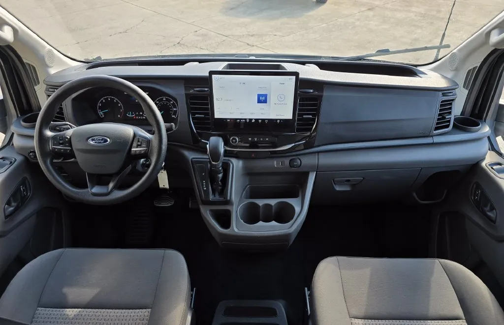 Ford Transit-350 photo 15