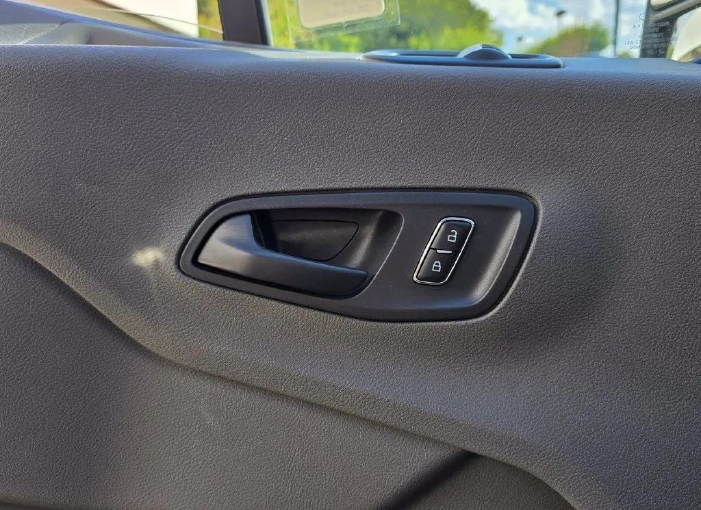 Ford Transit-350 photo 33