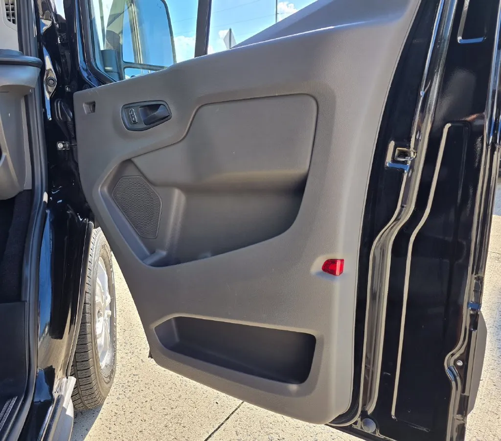 Ford Transit-350 photo 36