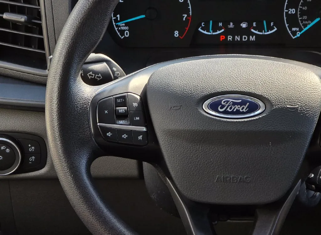 Ford Transit-350 photo 18