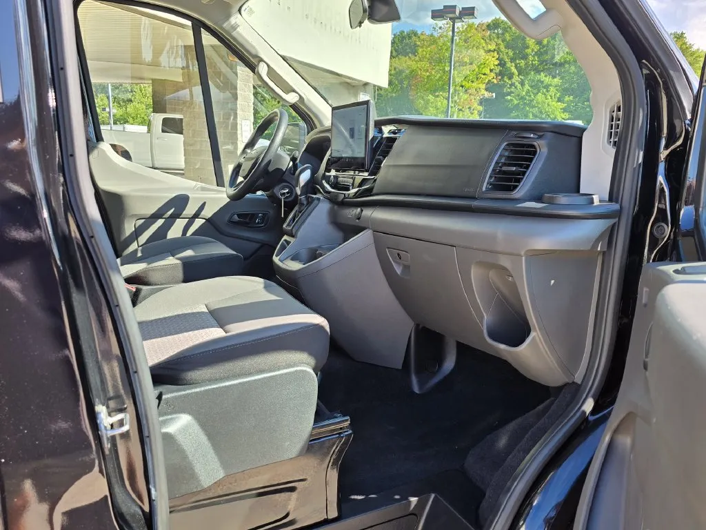 Ford Transit-350 photo 34