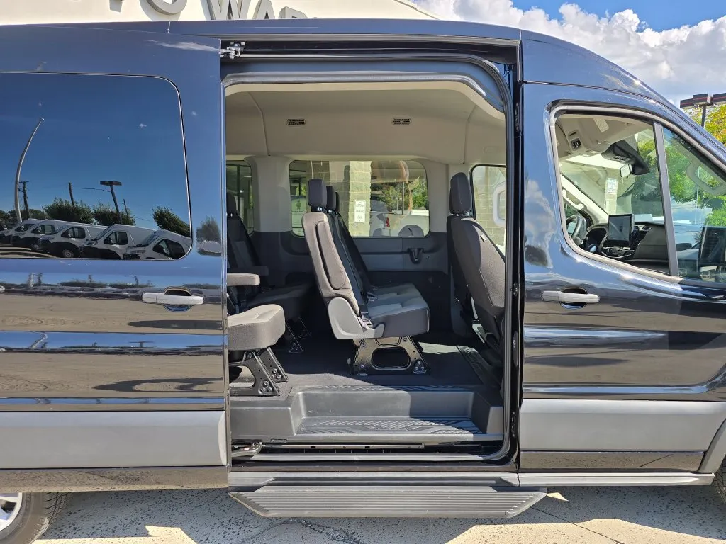 Ford Transit-350 photo 12