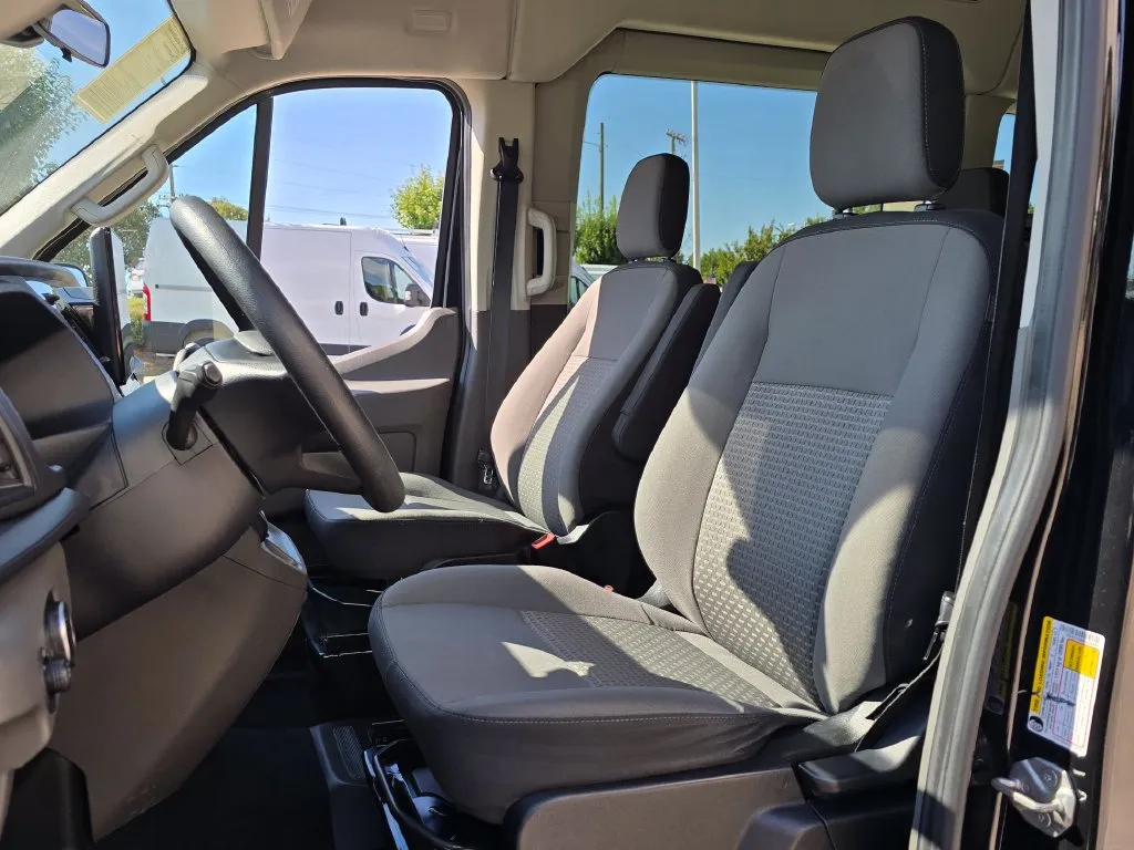 Ford Transit-350 photo 30