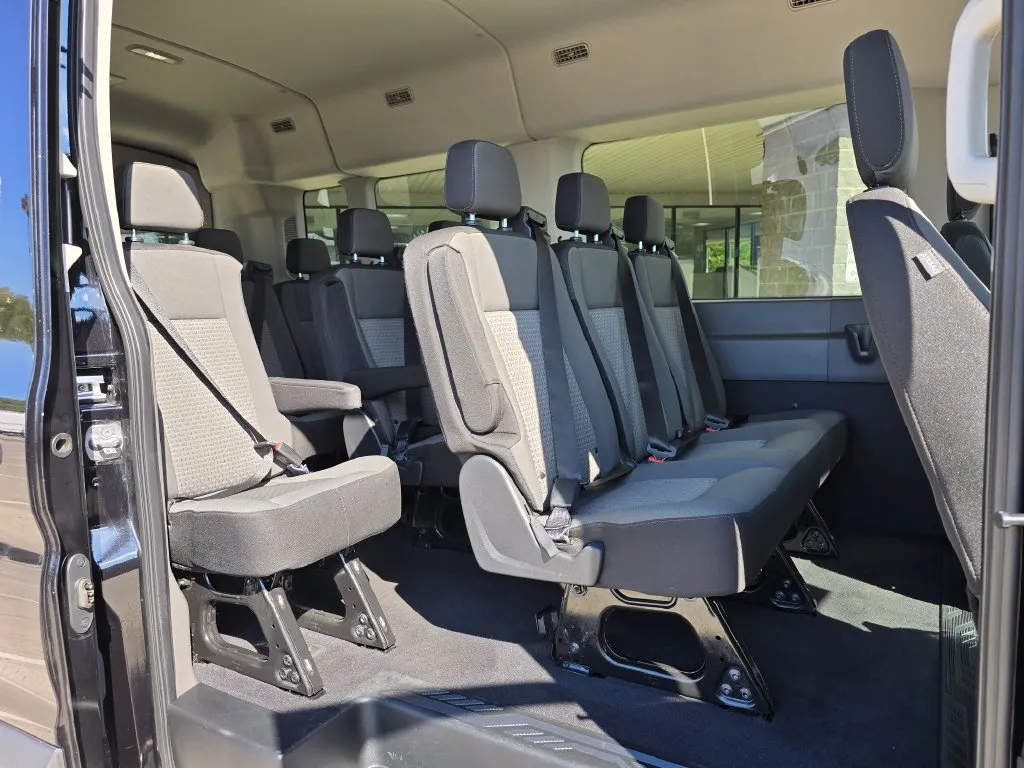 Ford Transit-350 photo 13
