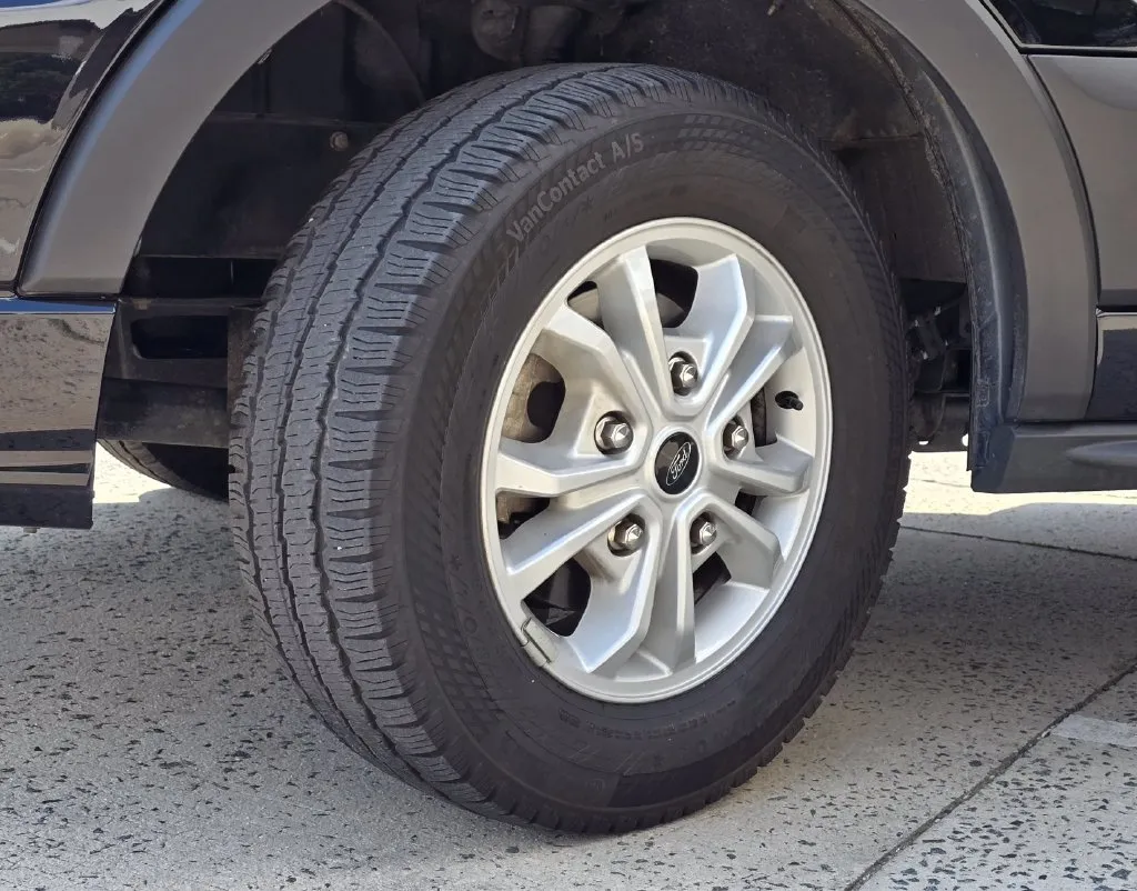 Ford Transit-350 photo 39