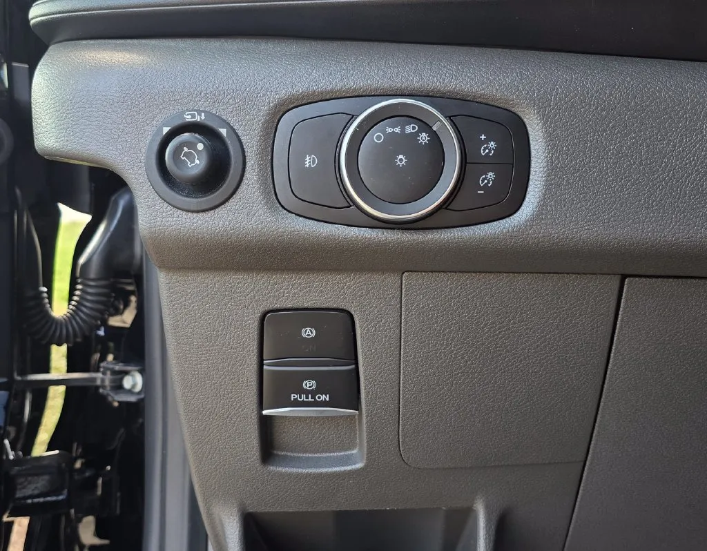 Ford Transit-350 photo 34