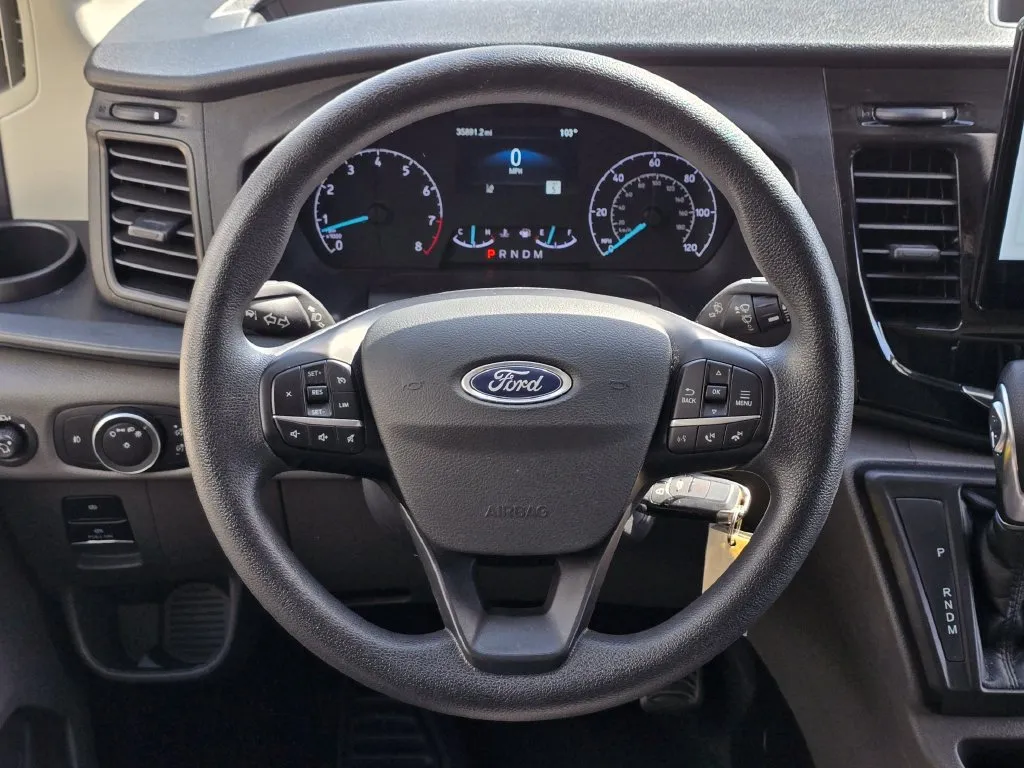 Ford Transit-350 photo 16