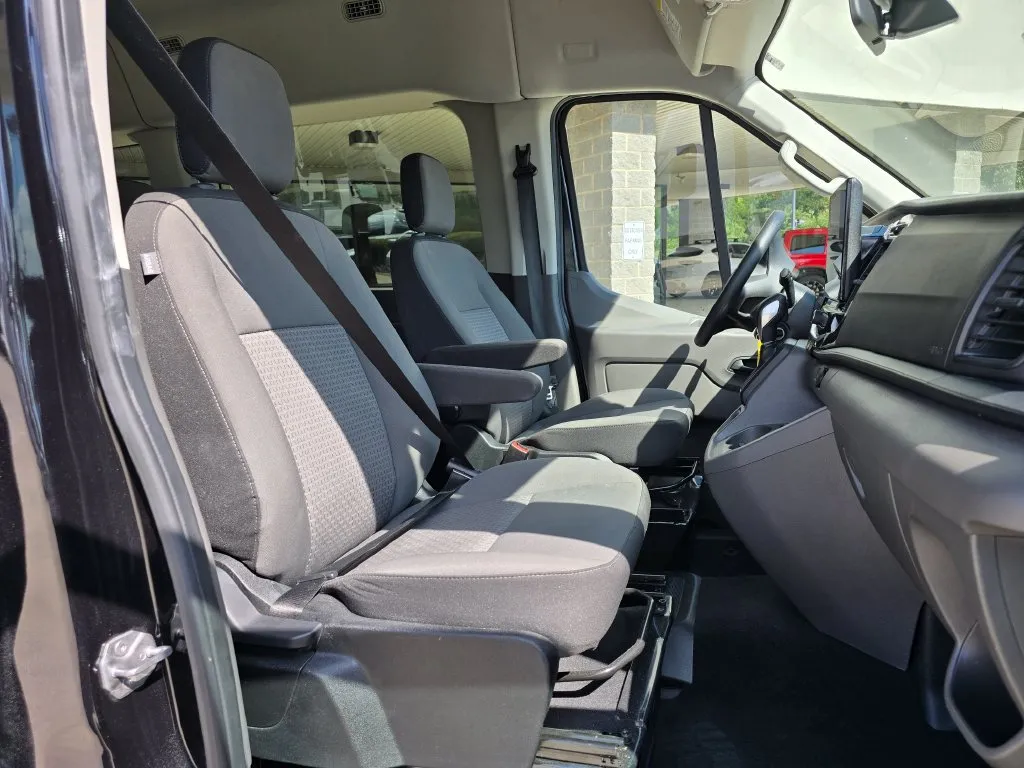 Ford Transit-350 photo 36