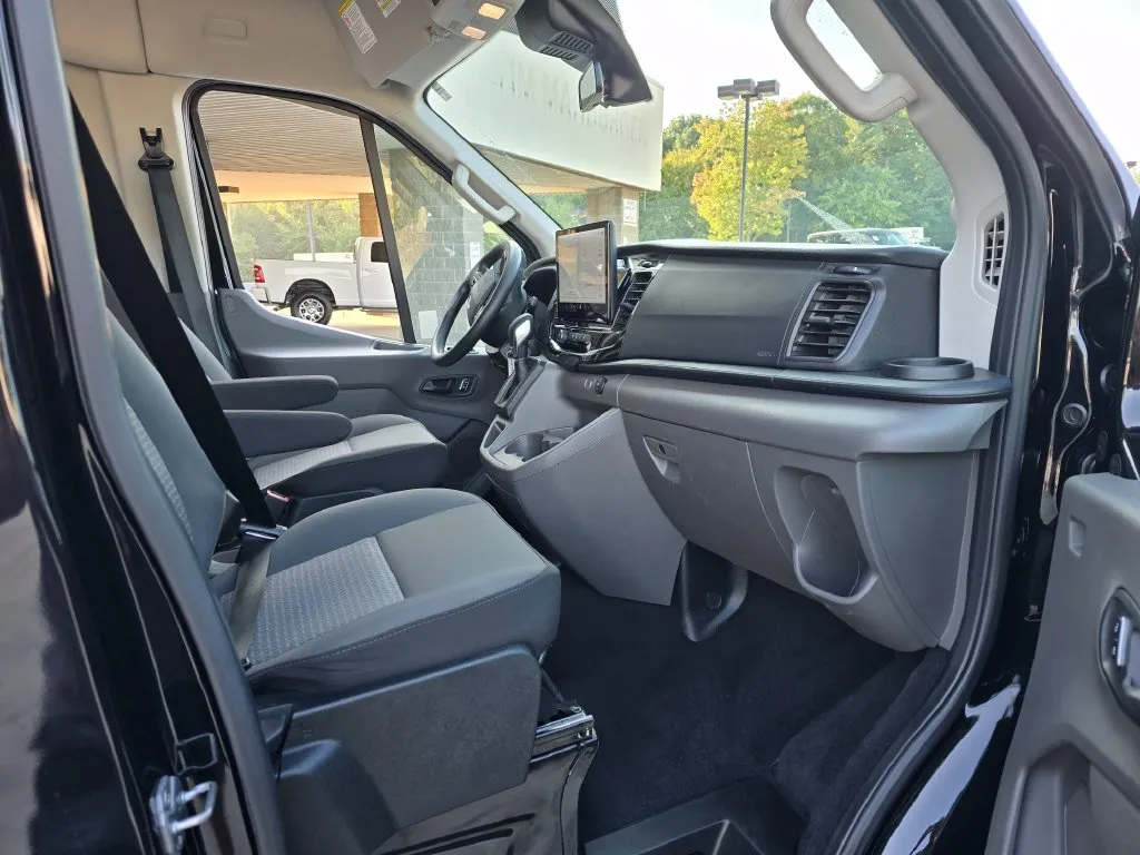 Ford Transit-350 photo 35