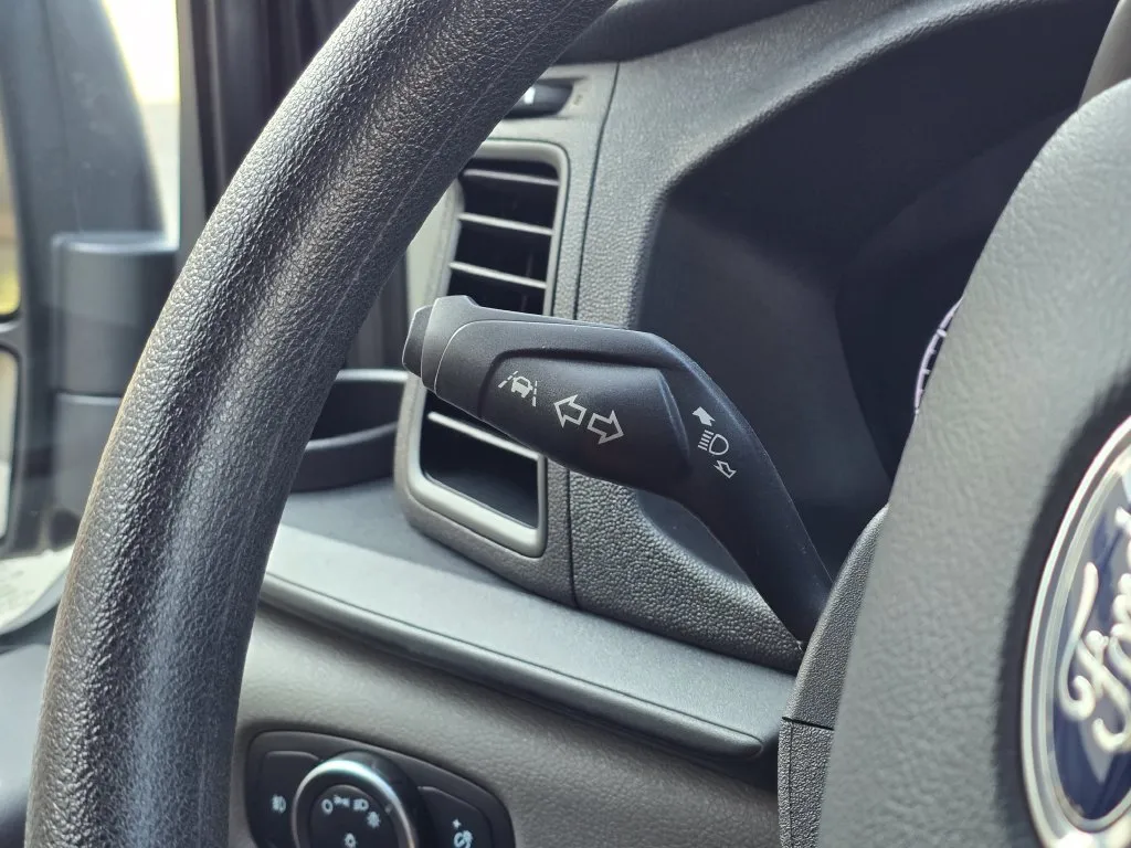 Ford Transit-350 photo 18