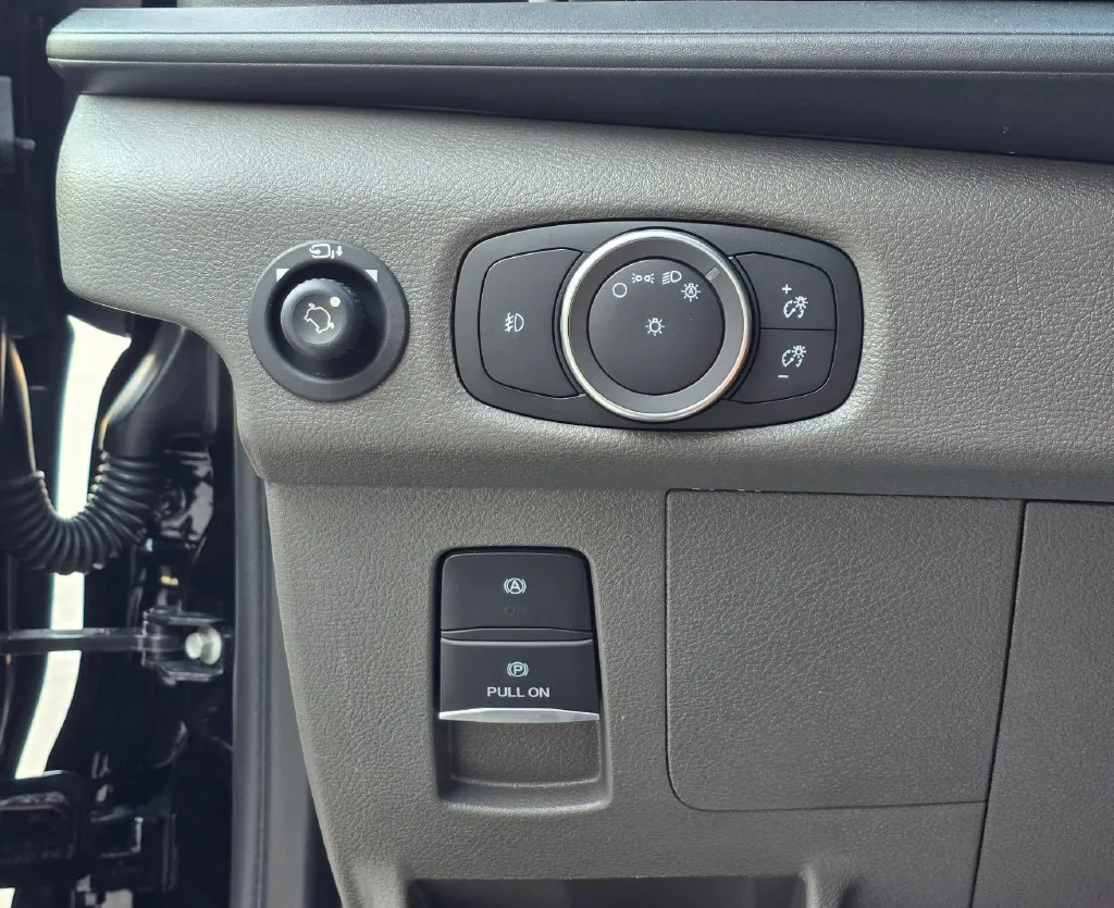 Ford Transit-350 photo 40